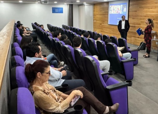 Universidad EBC conferencia